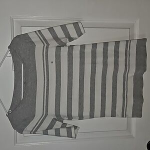 Tommy Hilfiger shirt. Size L. Gray and white. 3/4 sleeve length.